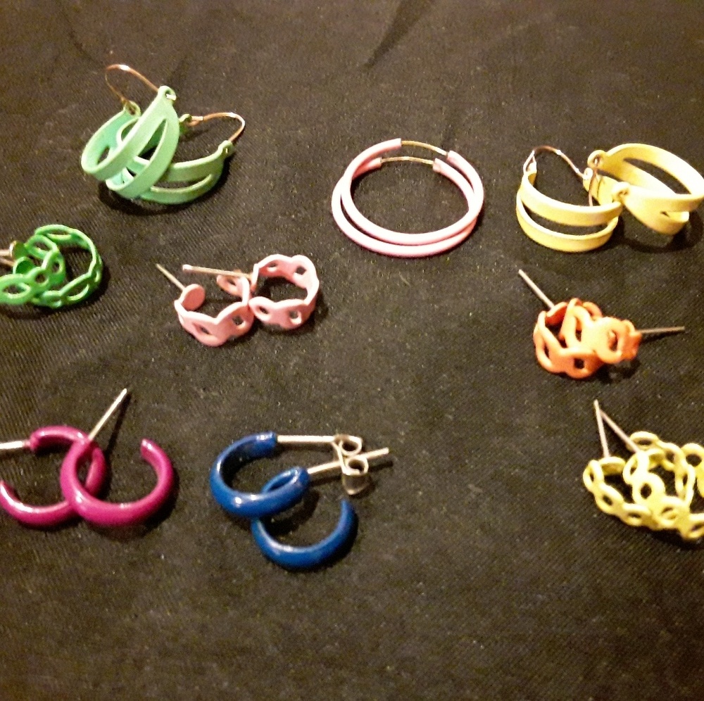 9 pair of enamel hoop earrings 1980s